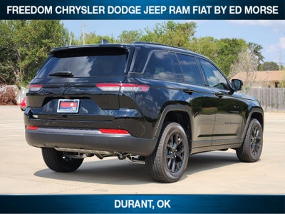 2026 Jeep Grand Cherokee Laredo Altitude