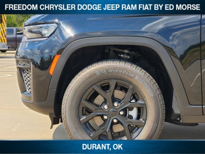 2026 Jeep Grand Cherokee Laredo Altitude