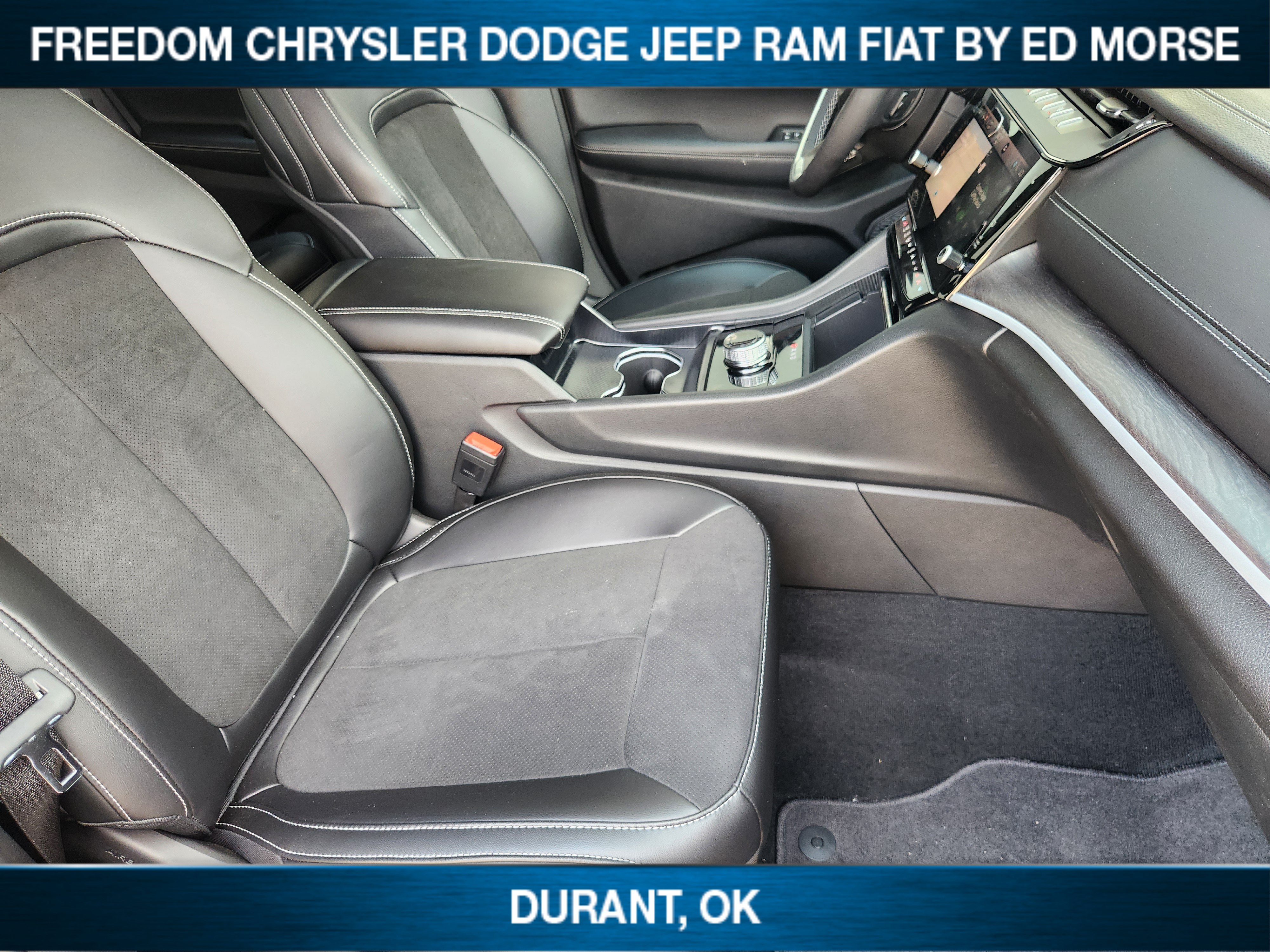 2026 Jeep Grand Cherokee Laredo Altitude