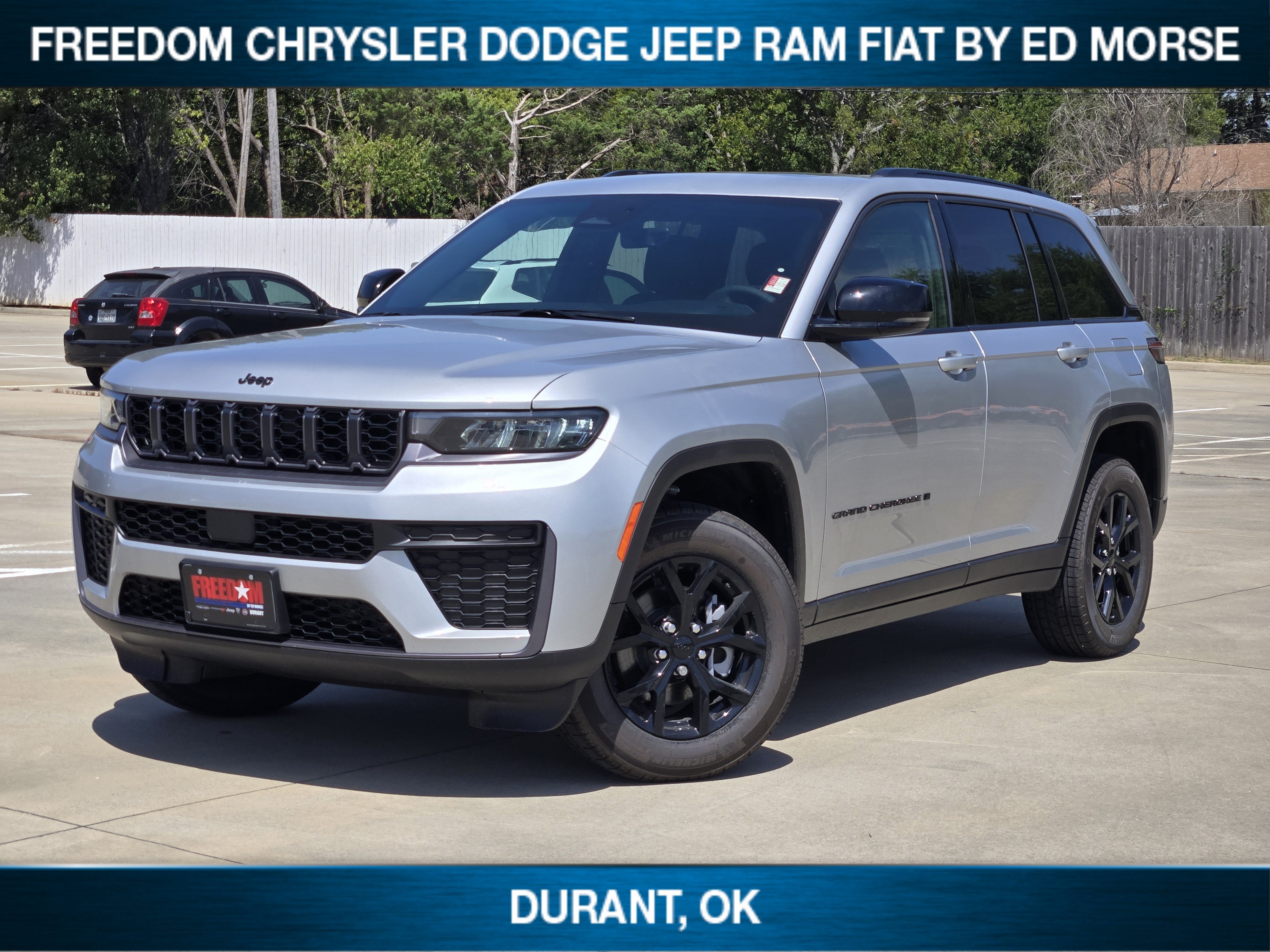 2026 Jeep Grand Cherokee Laredo Altitude