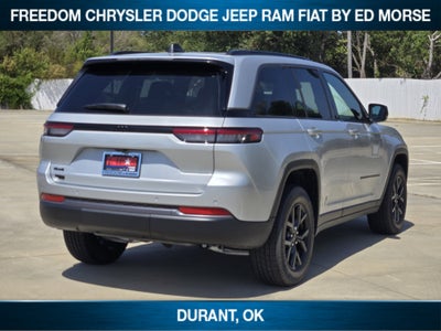 2026 Jeep Grand Cherokee Laredo Altitude
