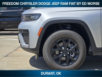 2026 Jeep Grand Cherokee Laredo Altitude