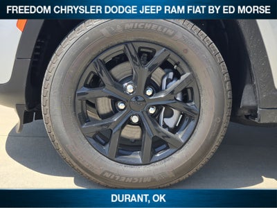2026 Jeep Grand Cherokee Laredo Altitude