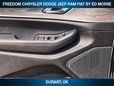 2027 Jeep Grand Cherokee Laredo Altitude