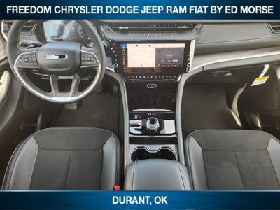2027 Jeep Grand Cherokee Laredo Altitude