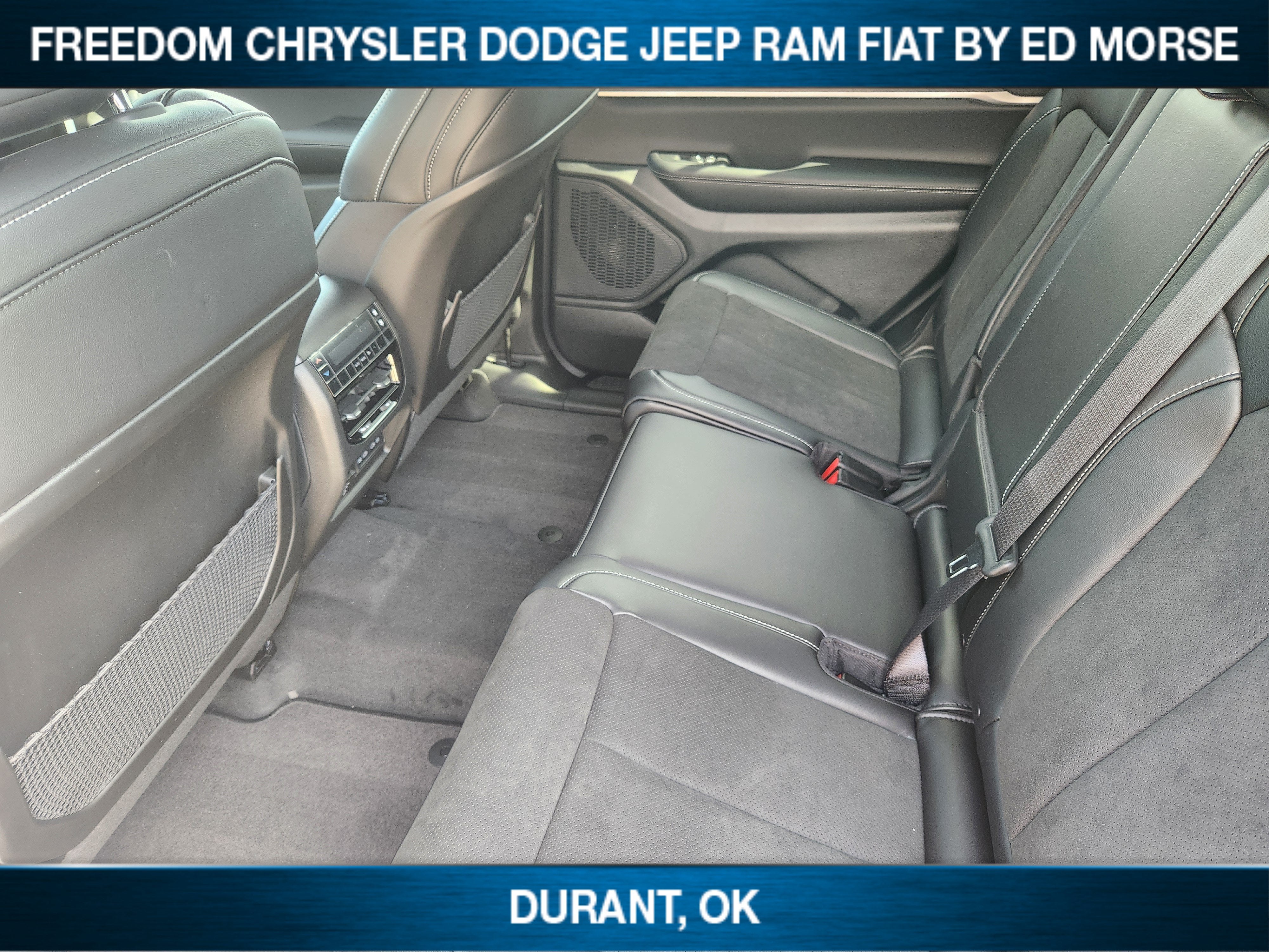2027 Jeep Grand Cherokee Laredo Altitude
