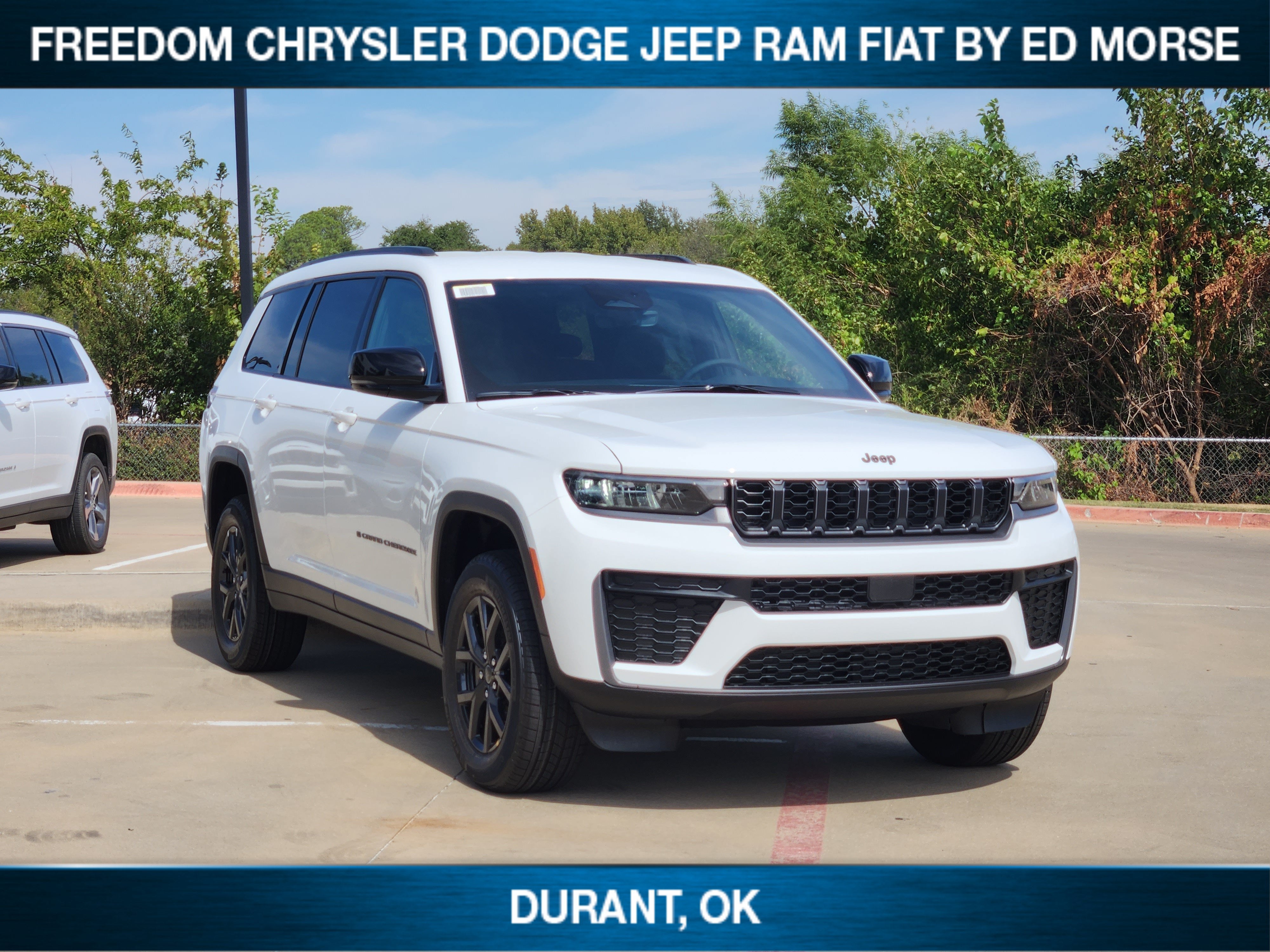 2027 Jeep Grand Cherokee Laredo Altitude