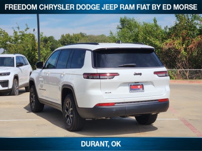 2027 Jeep Grand Cherokee Laredo Altitude