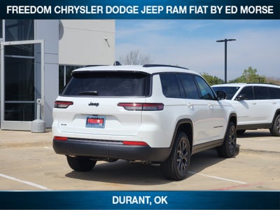2027 Jeep Grand Cherokee Laredo Altitude