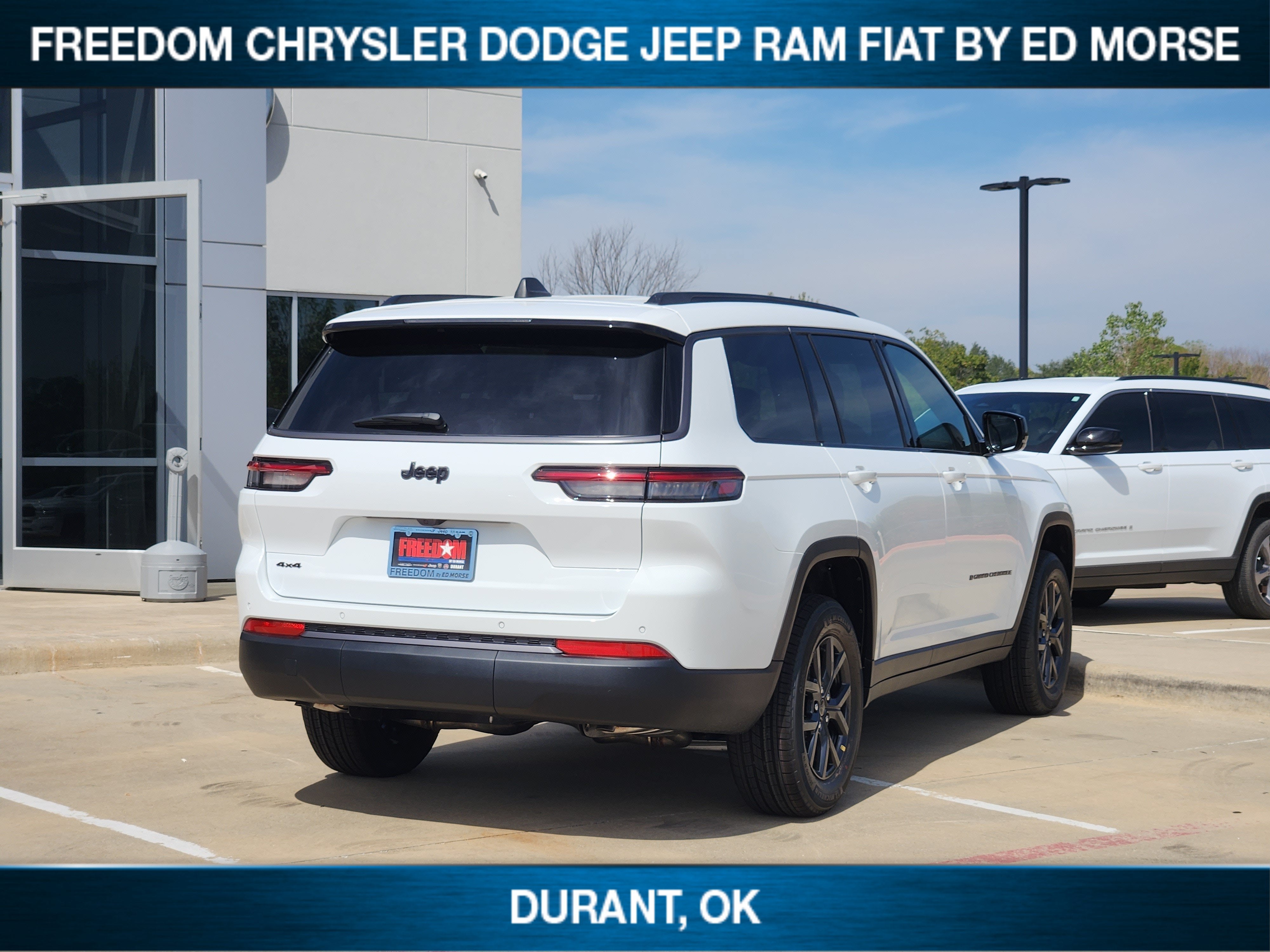2027 Jeep Grand Cherokee Laredo Altitude