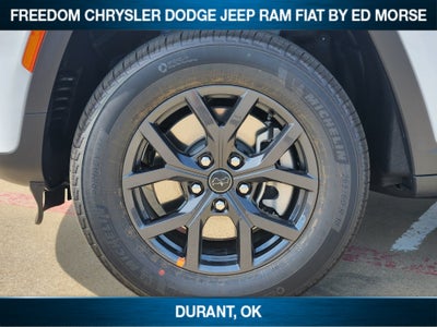 2027 Jeep Grand Cherokee Laredo Altitude