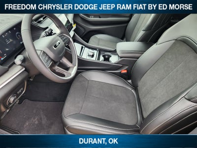 2026 Jeep Grand Cherokee Laredo Altitude
