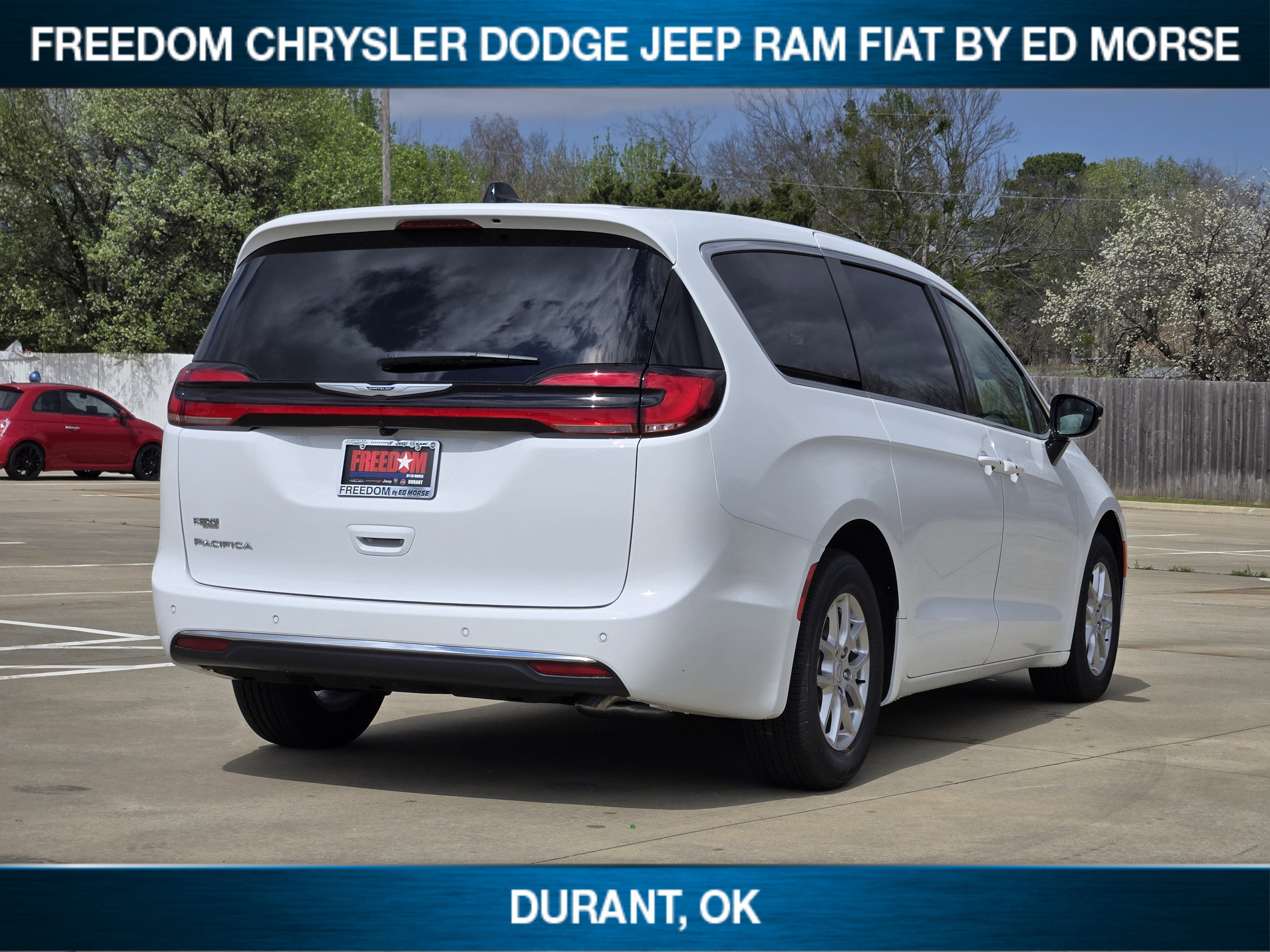 2026 Chrysler Pacifica Select