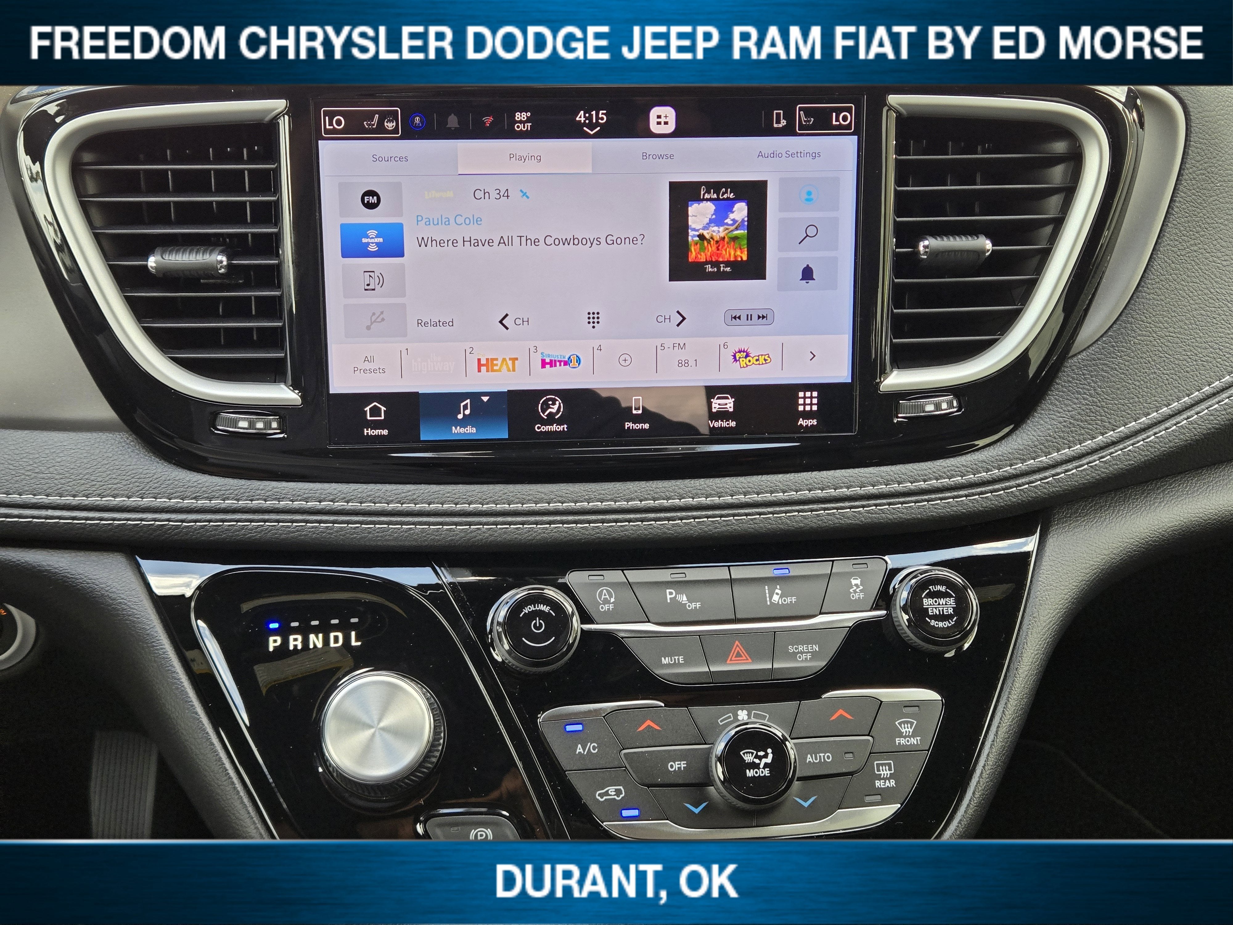 2027 Chrysler Pacifica Select