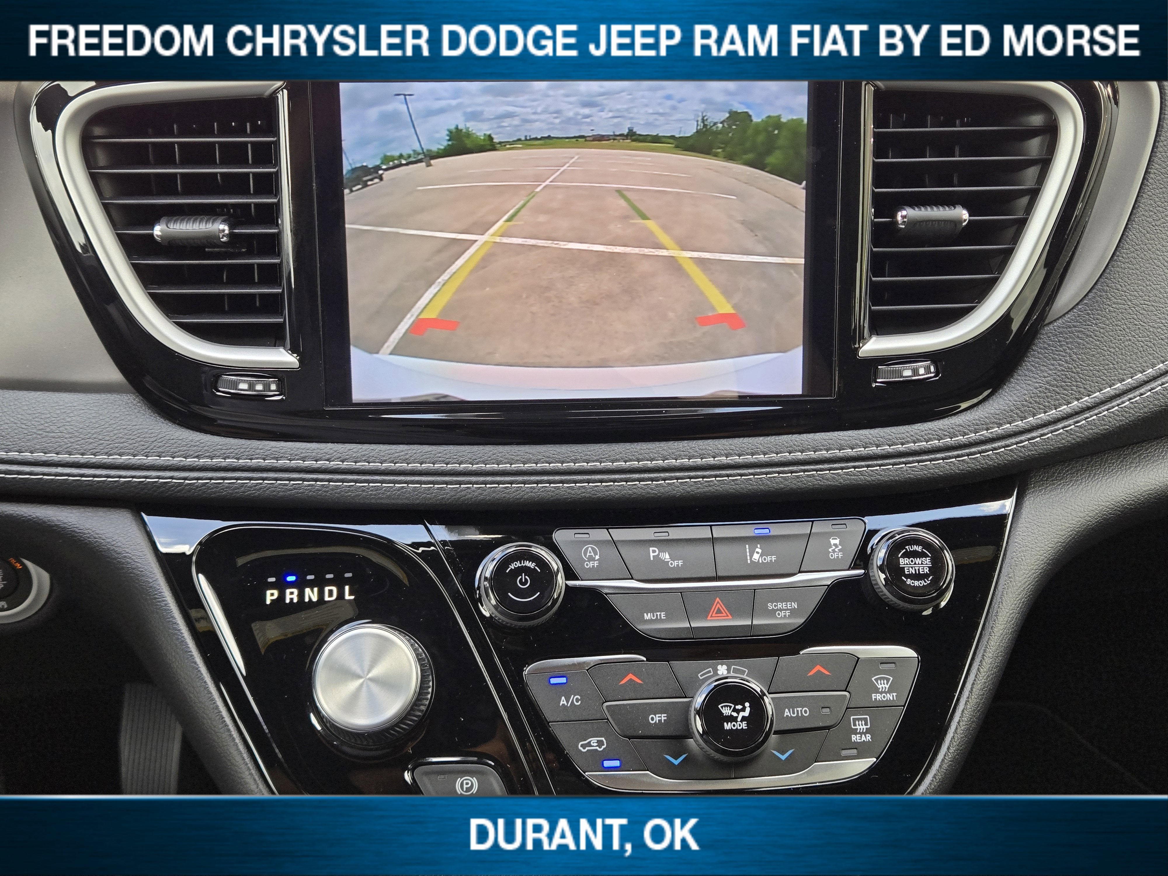 2027 Chrysler Pacifica Select