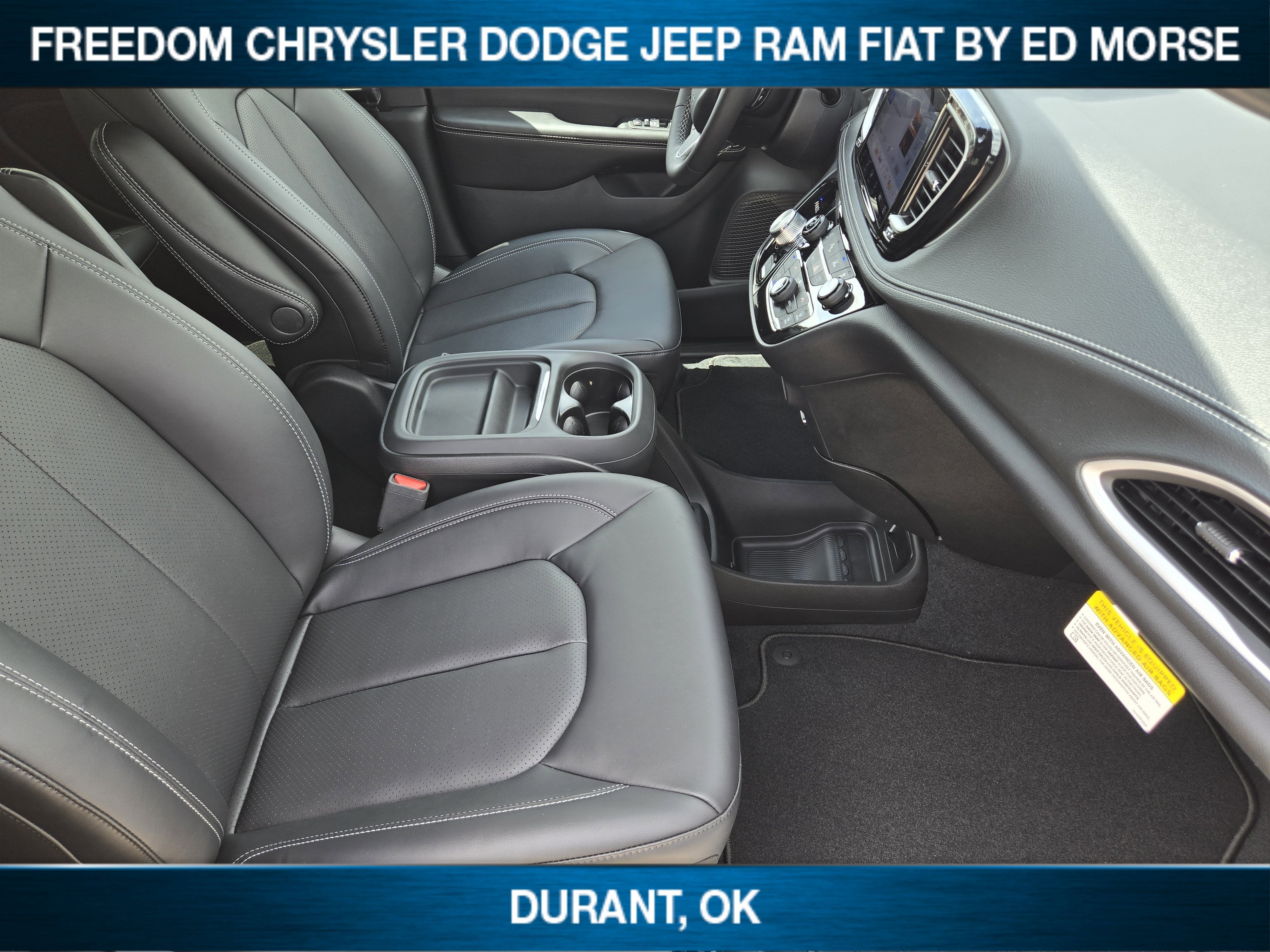 2027 Chrysler Pacifica Select