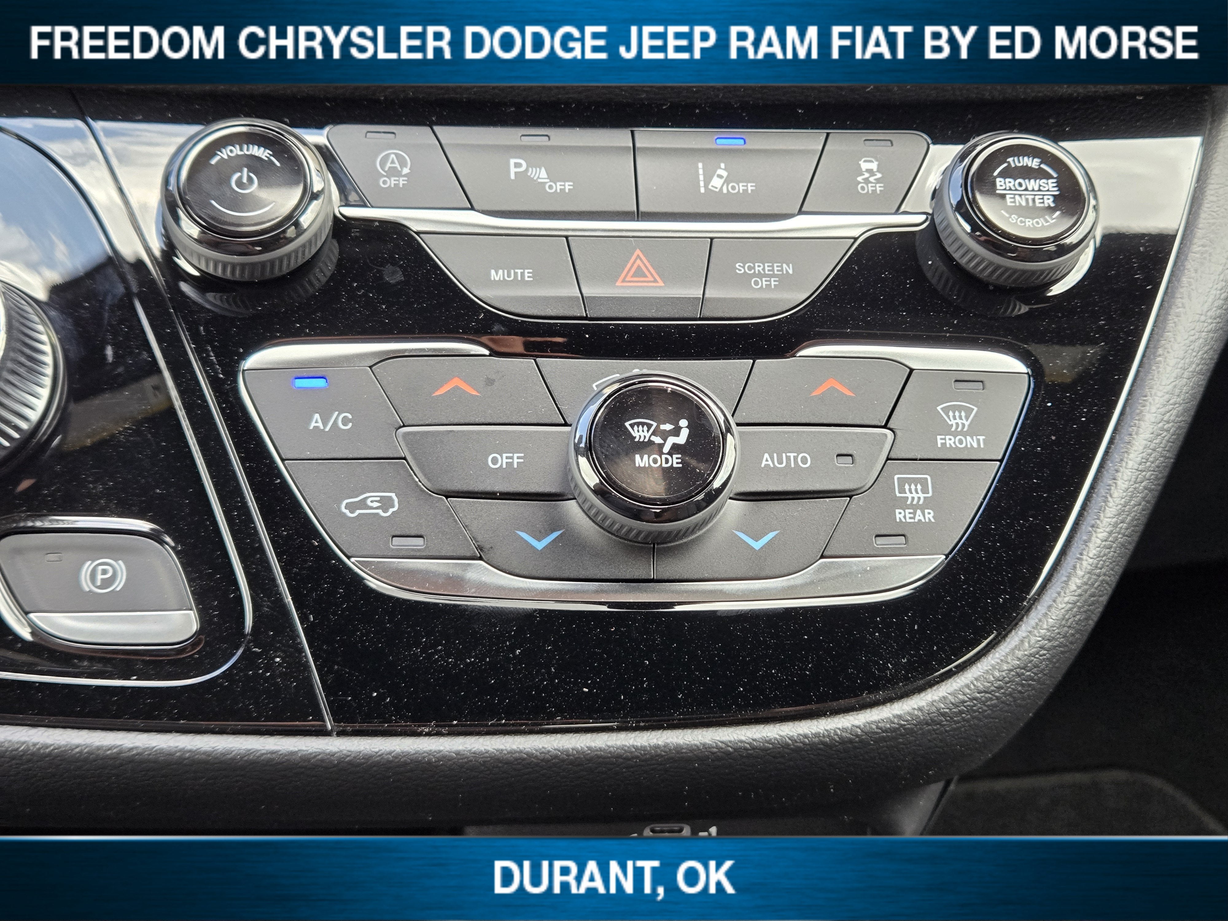 2027 Chrysler Pacifica Select