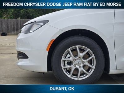 2026 Chrysler Voyager LX