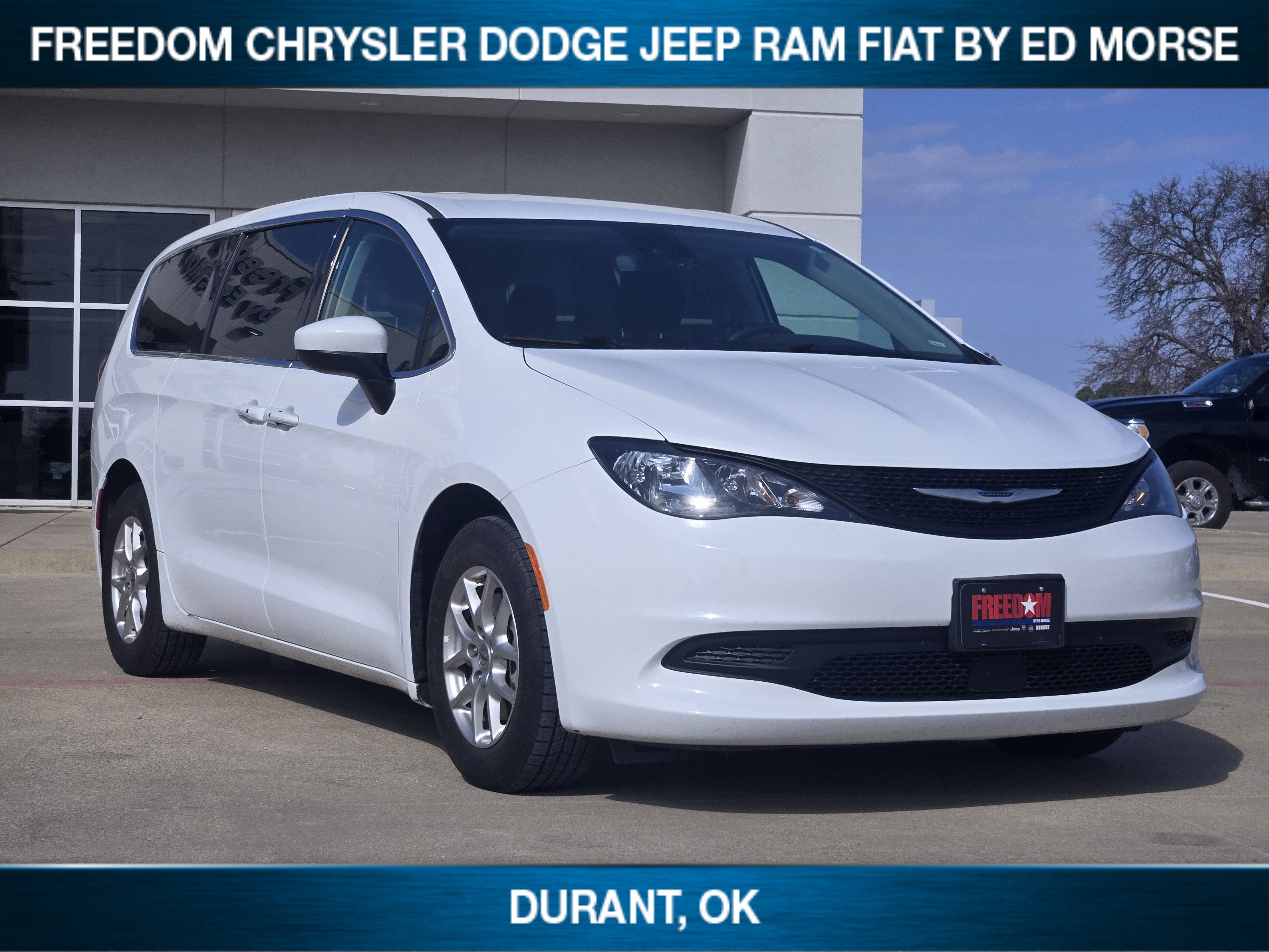 2023 Chrysler Voyager LX