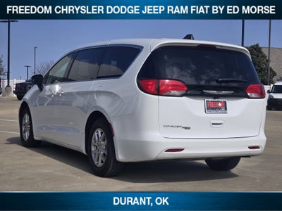 2023 Chrysler Voyager LX