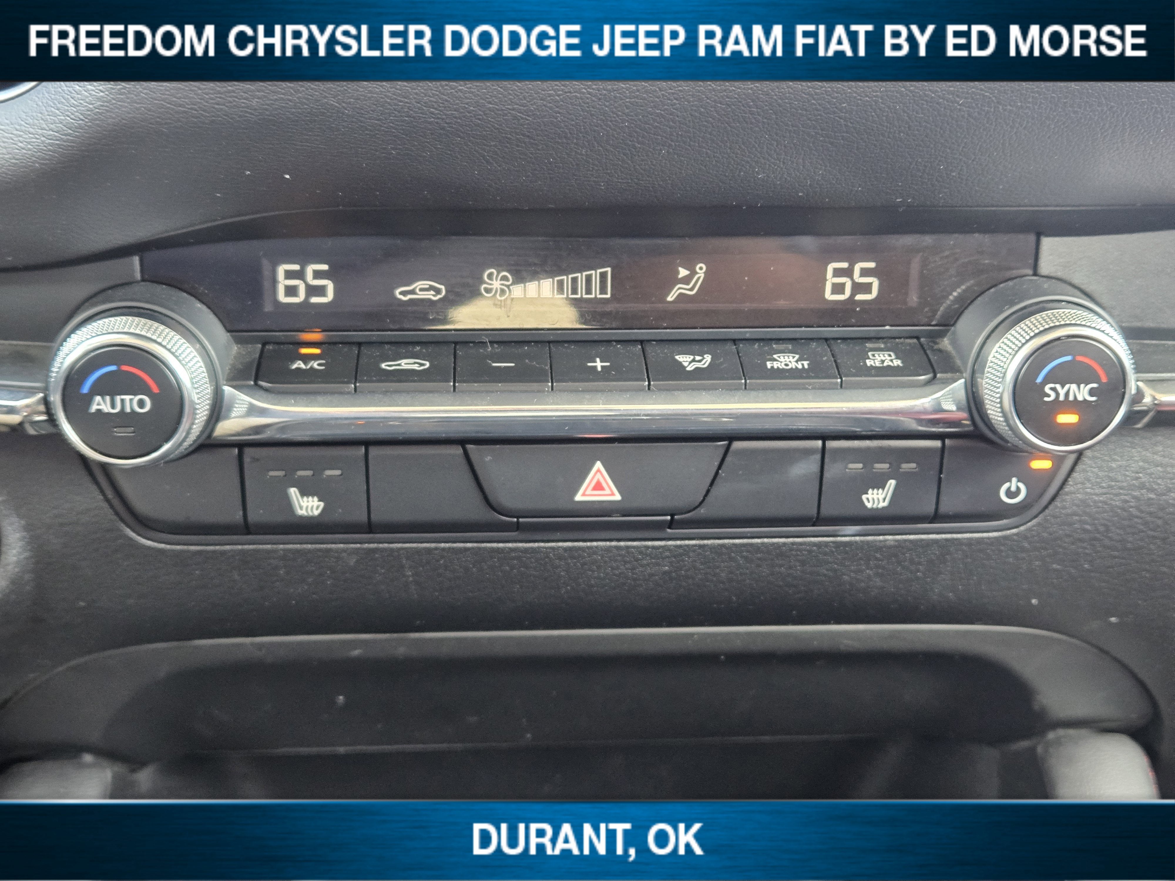 2024 Mazda Mazda3 Sedan 2.5 S Carbon Edition