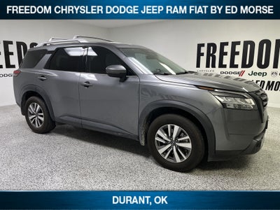 2023 Nissan Pathfinder SL