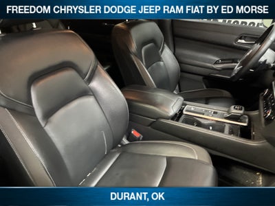 2023 Nissan Pathfinder SL