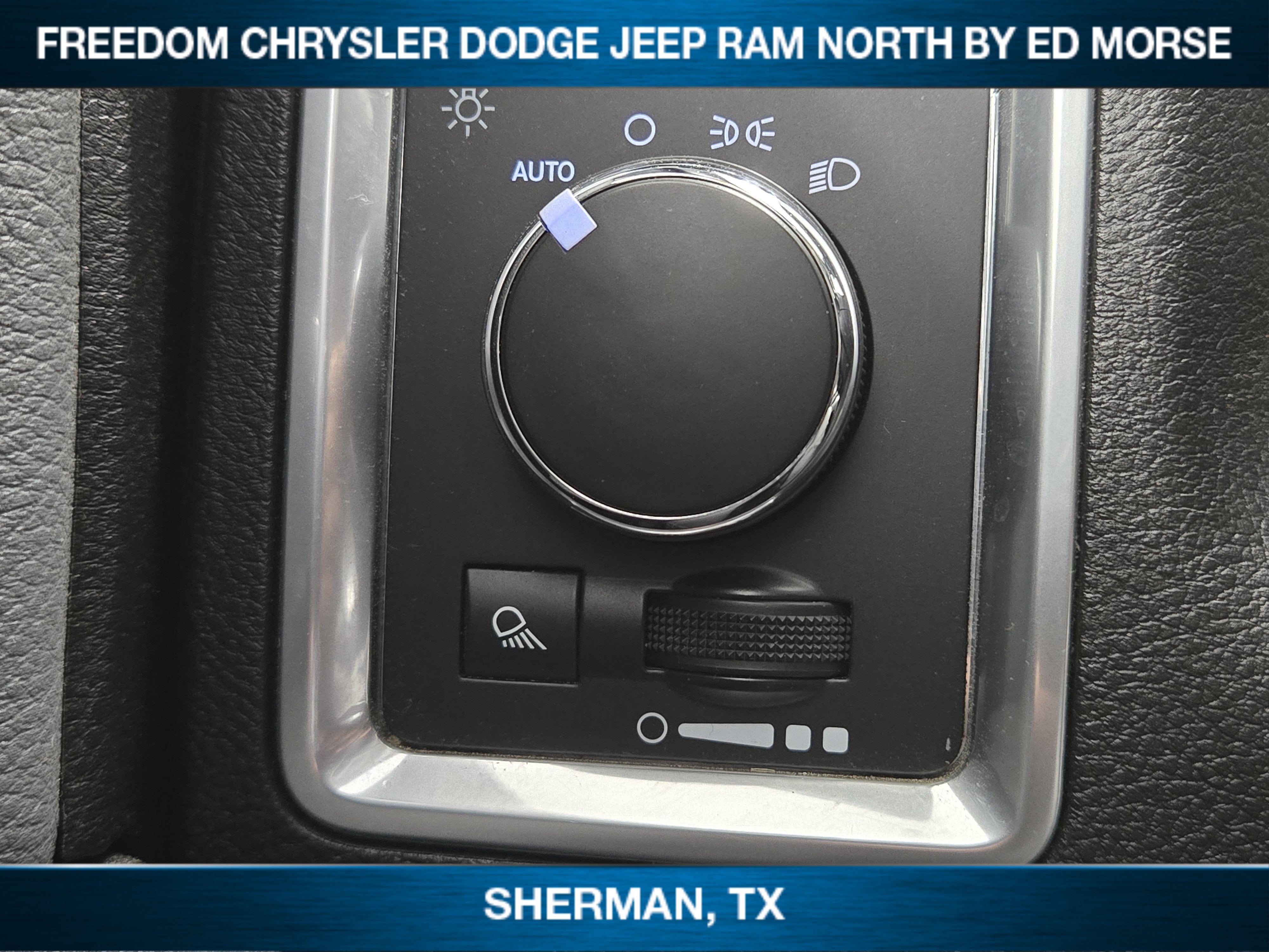 2023 RAM 1500 Classic SLT Crew Cab 4x2 5'7' Box