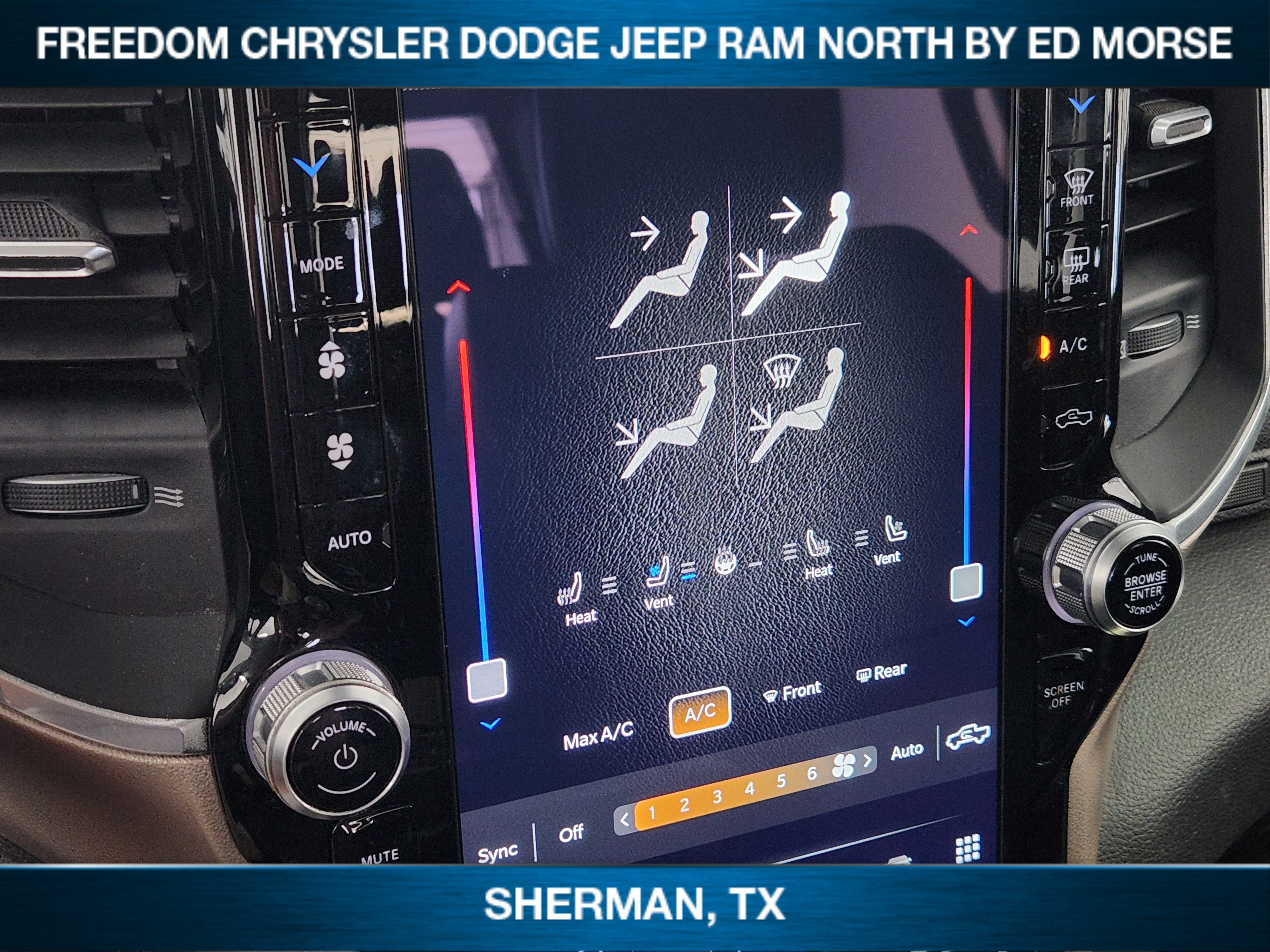 2022 RAM 1500 Laramie Crew Cab 4x4 5'7' Box