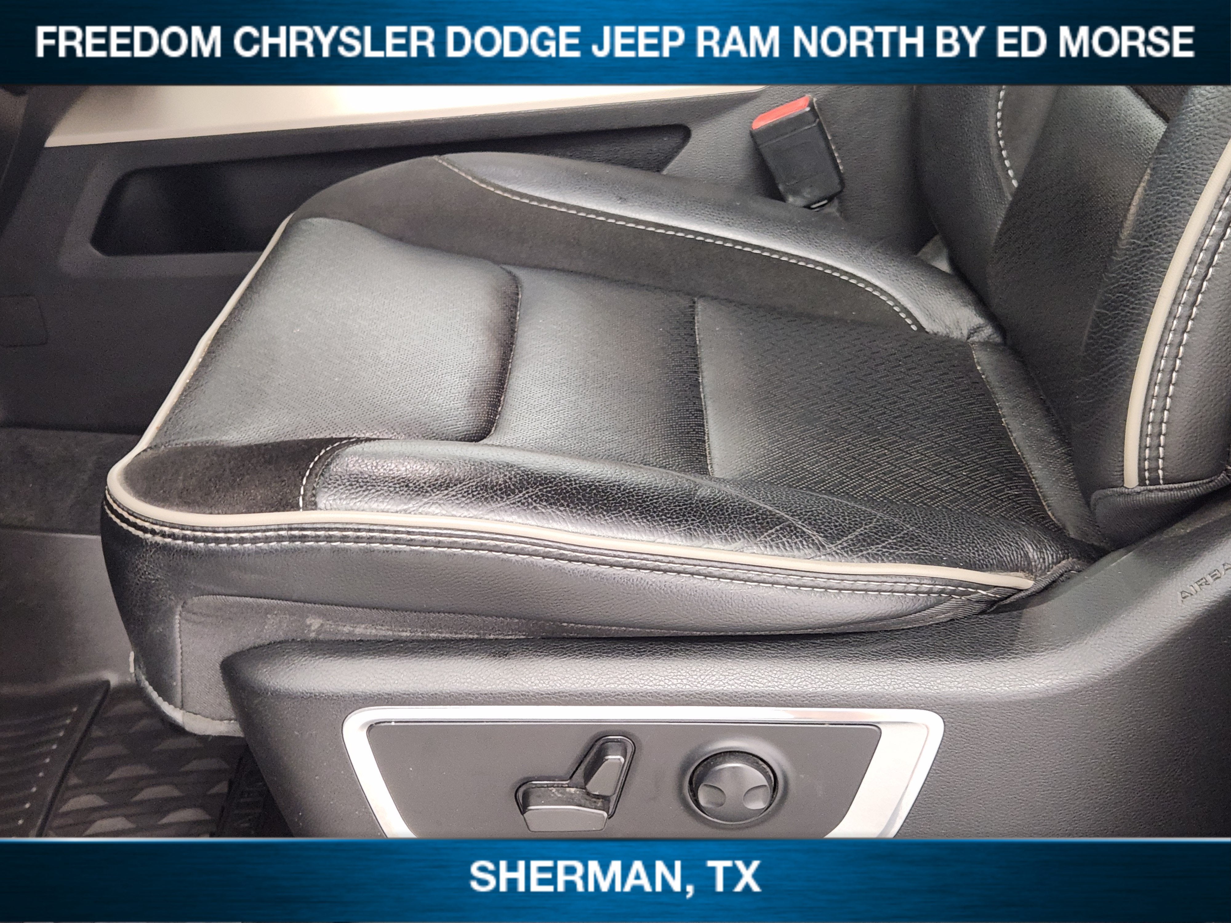 2022 RAM 1500 Laramie Crew Cab 4x4 5'7' Box