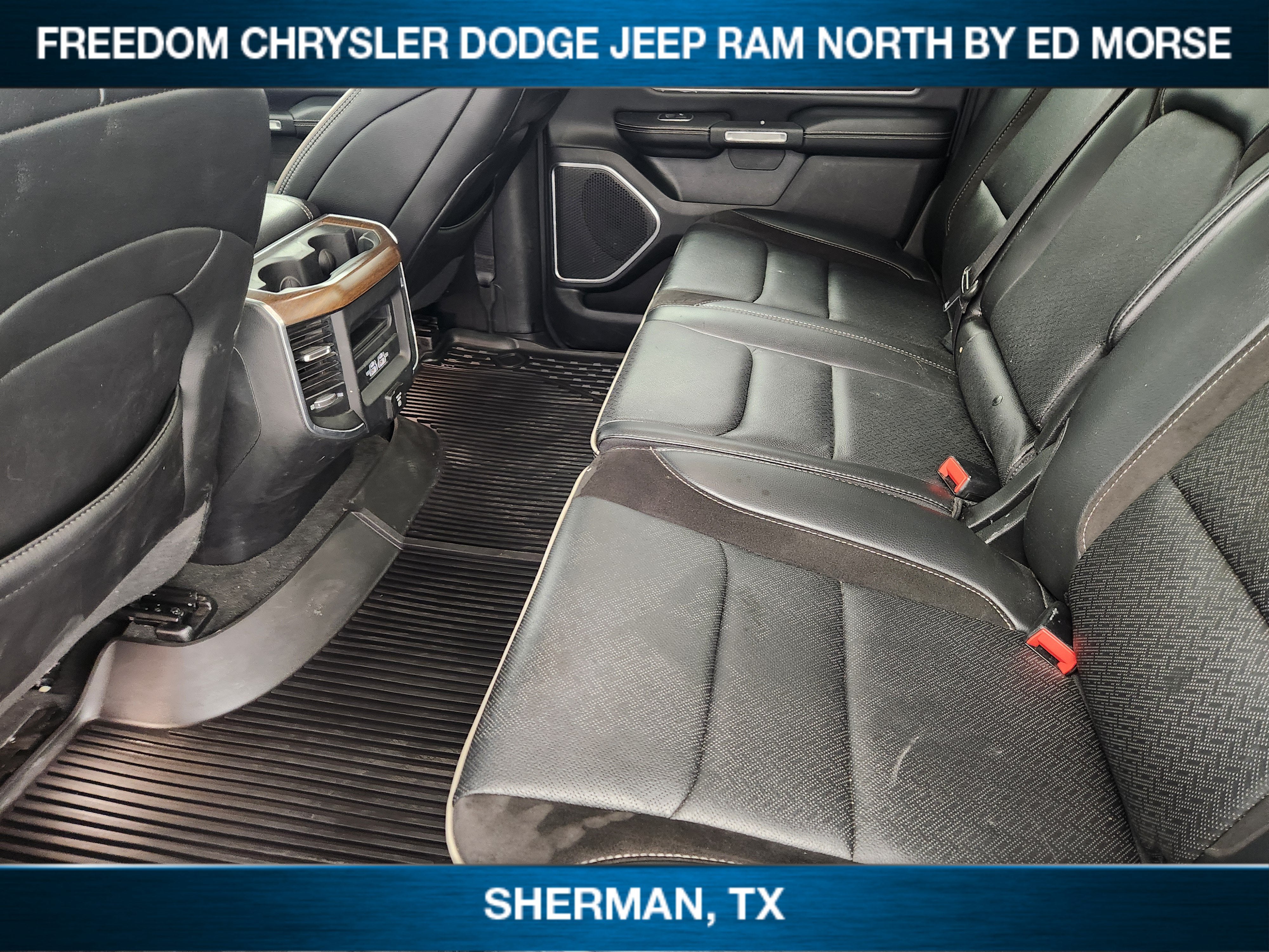 2022 RAM 1500 Laramie Crew Cab 4x4 5'7' Box