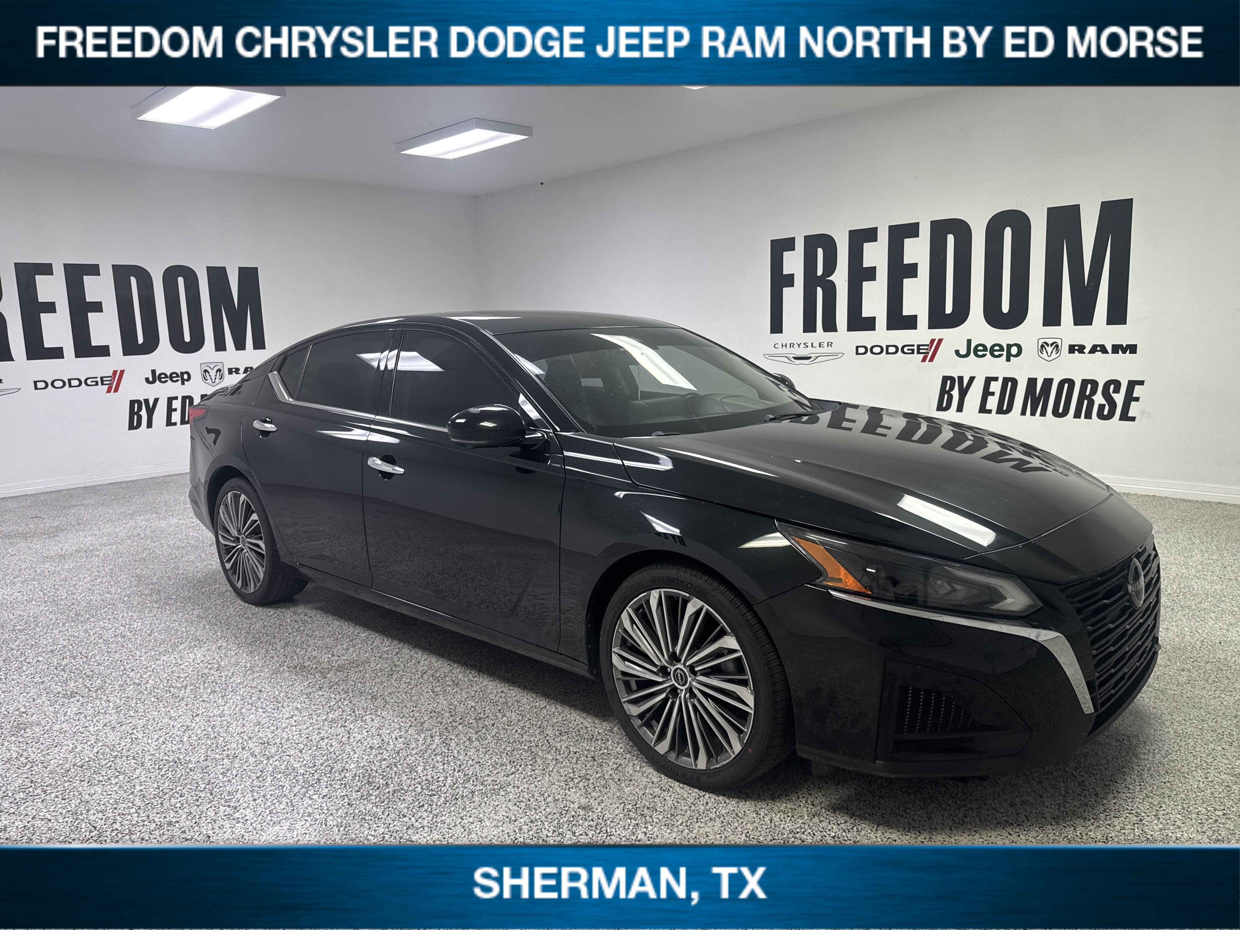 2023 Nissan Altima SL FWD