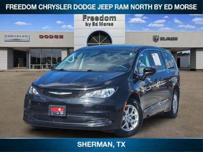 2022 Chrysler Voyager LX