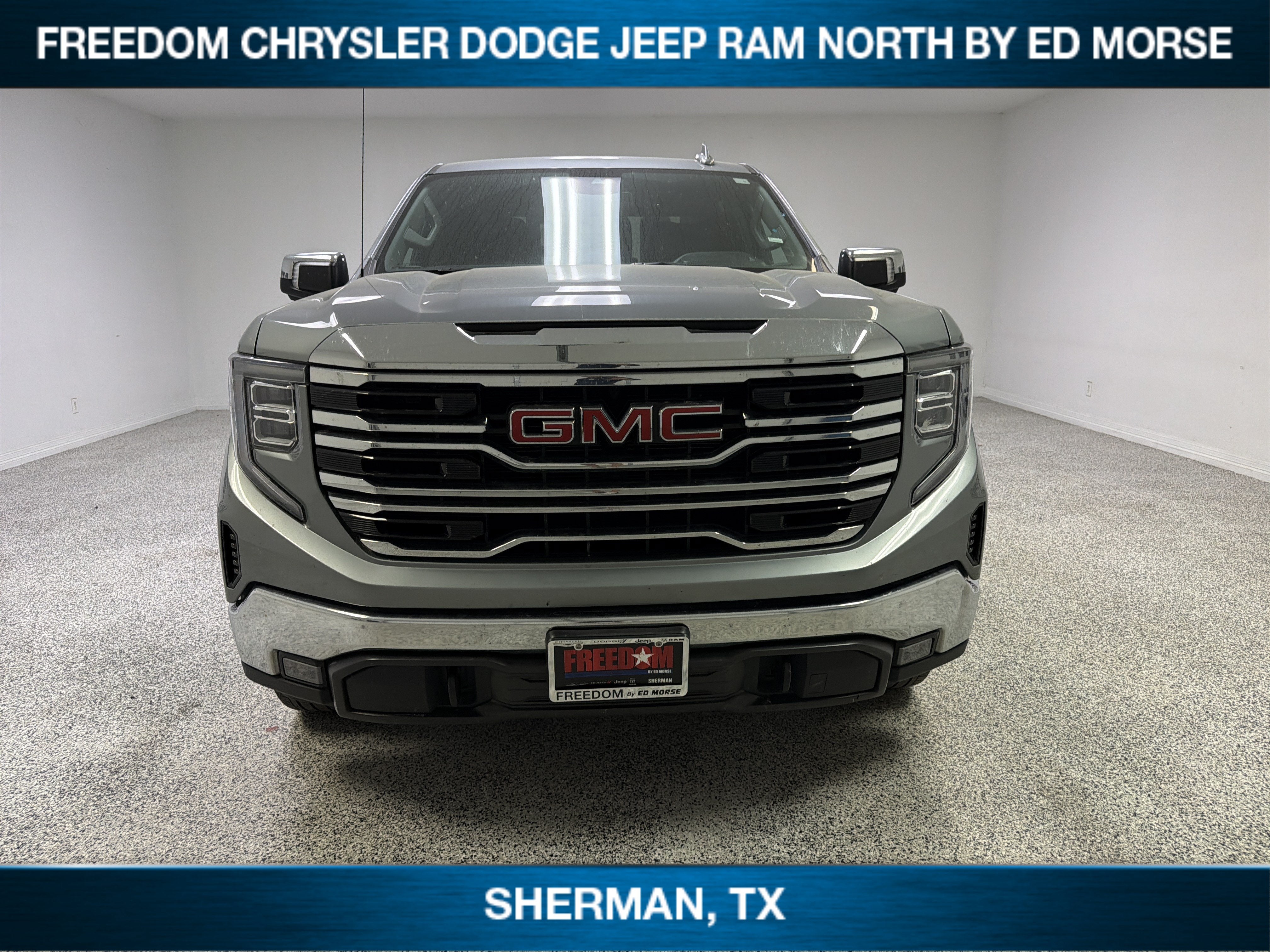 2025 GMC Sierra 1500 4WD Crew Cab Short Box SLT