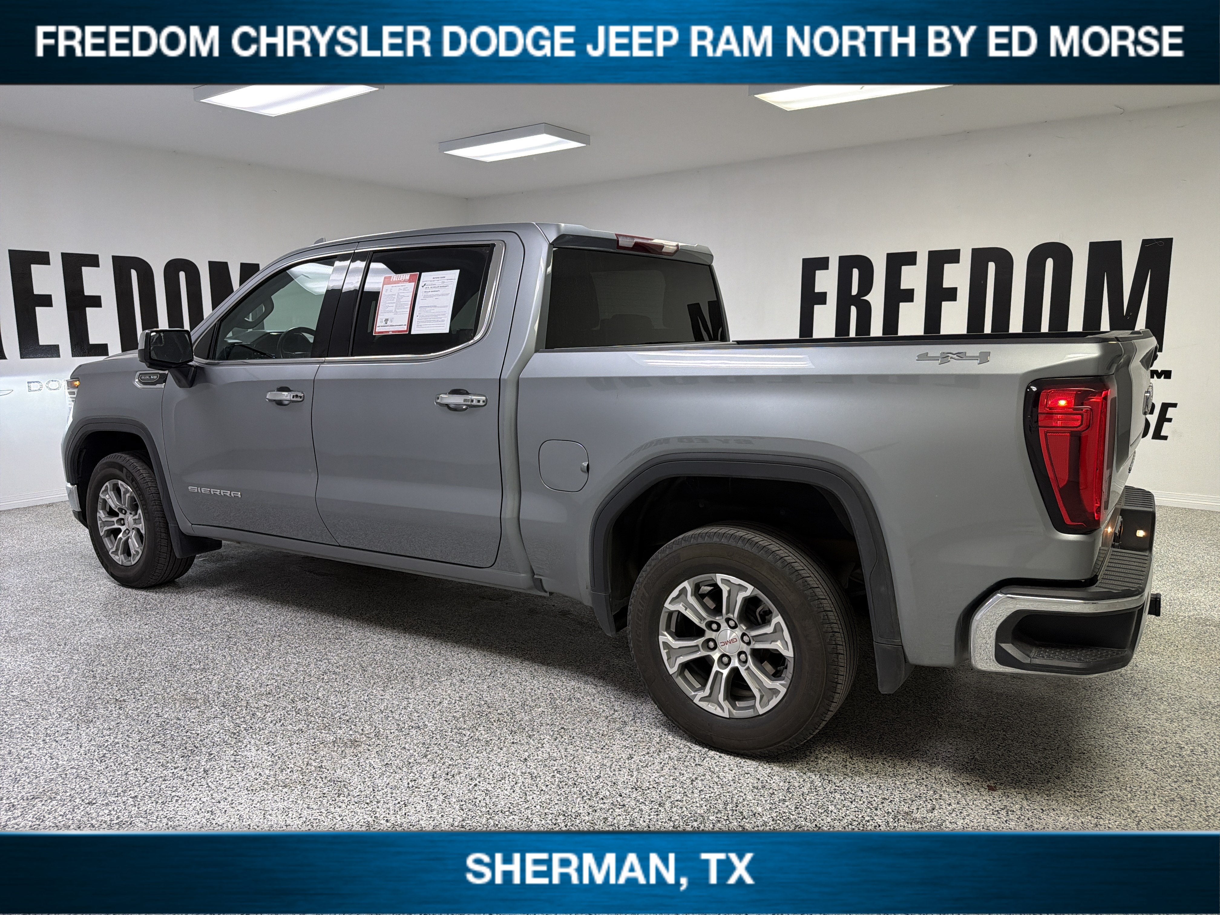 2025 GMC Sierra 1500 4WD Crew Cab Short Box SLT